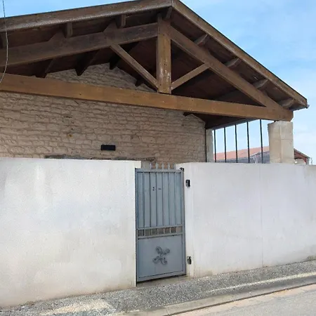Maison De Village Entre Campagne Et Ocean Semesterbostad Forgès