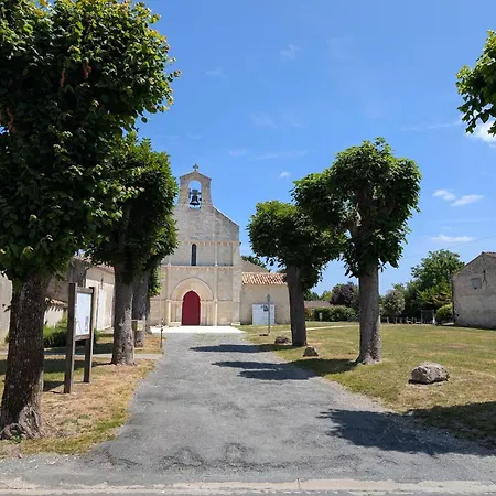 Maison De Village Entre Campagne Et Ocean Forgès